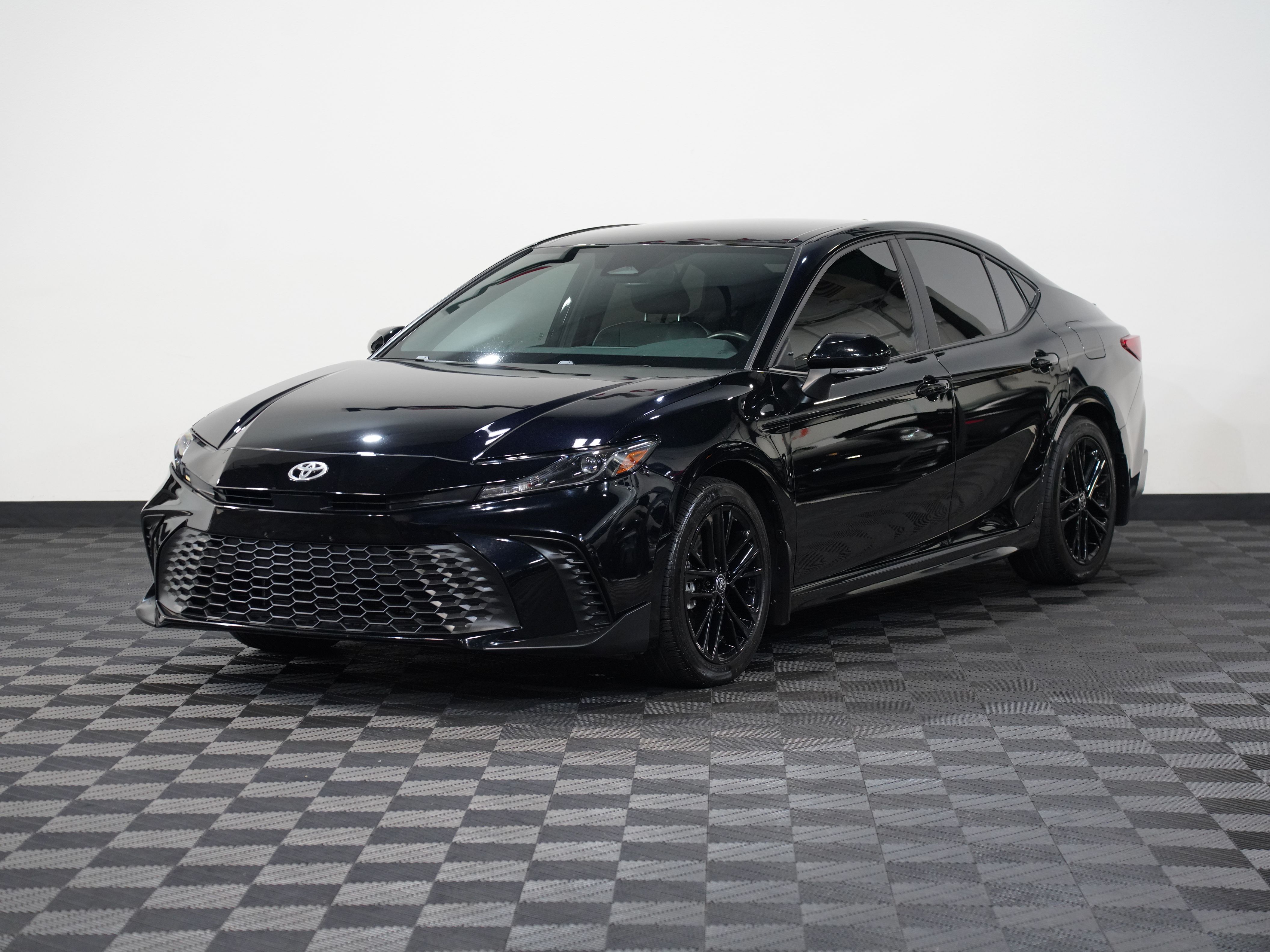 BLACK, 2025 TOYOTA CAMRY Image 3