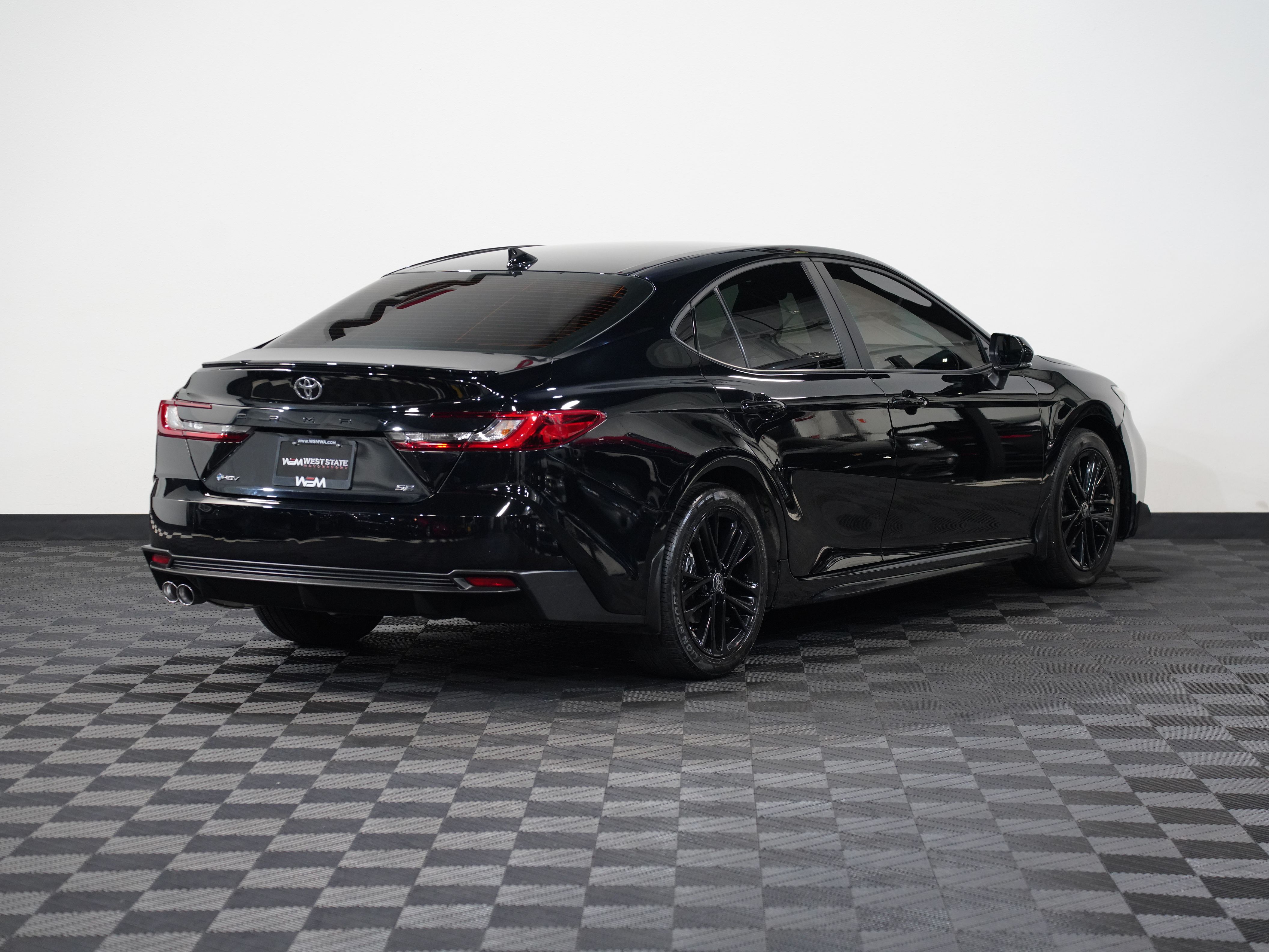 BLACK, 2025 TOYOTA CAMRY Image 6