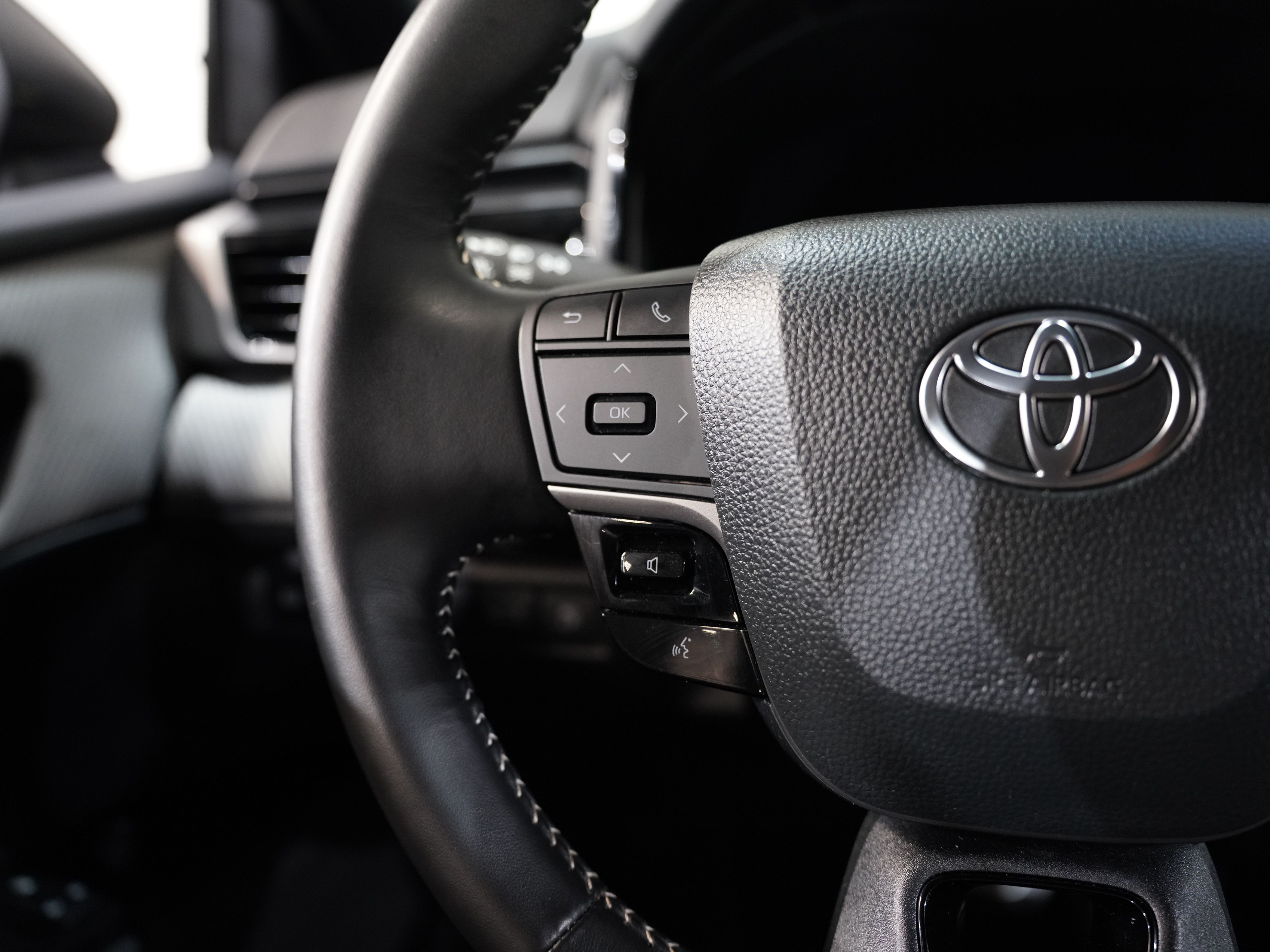 BLACK, 2025 TOYOTA CAMRY Image 38