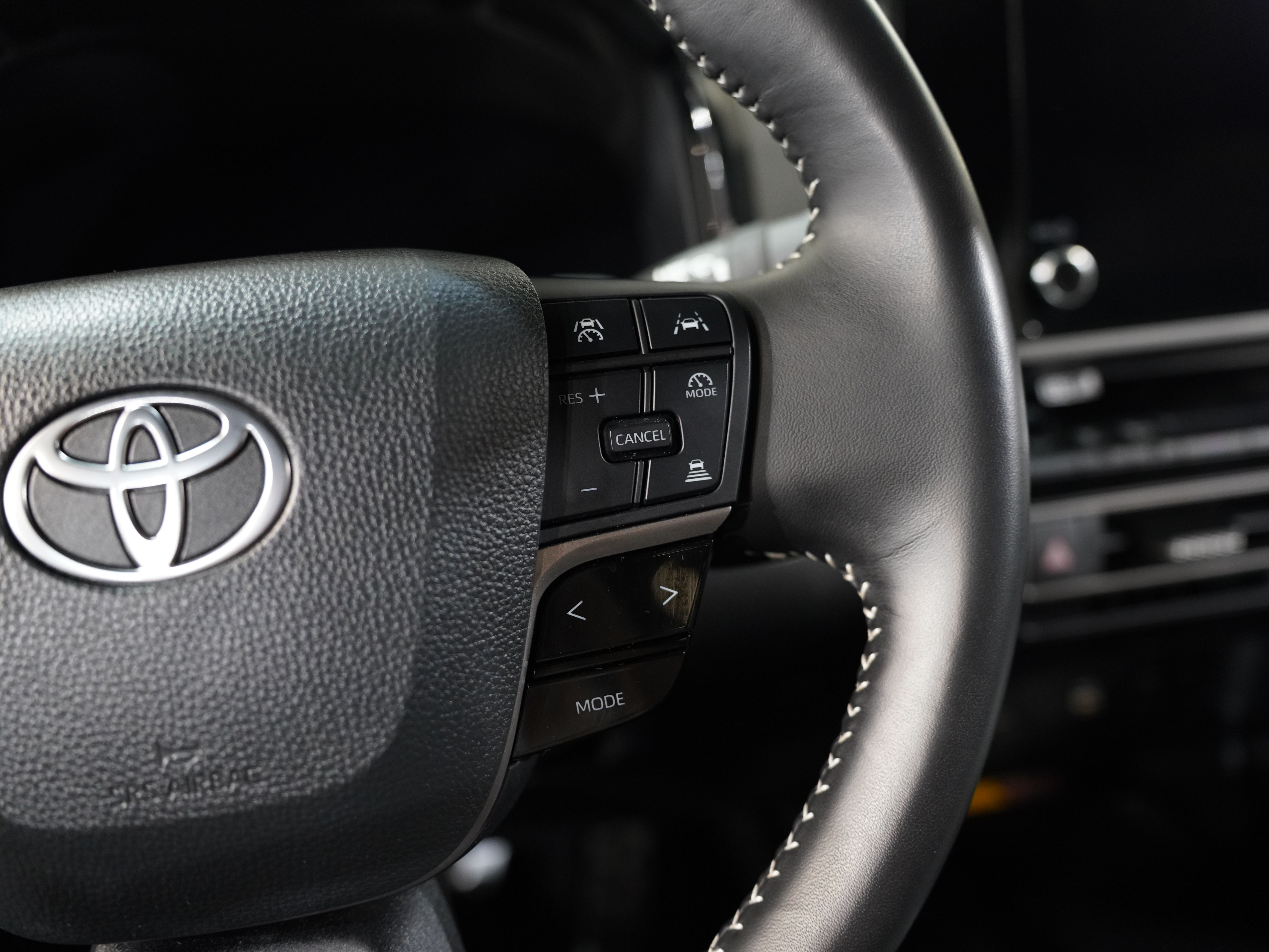 BLACK, 2025 TOYOTA CAMRY Image 39