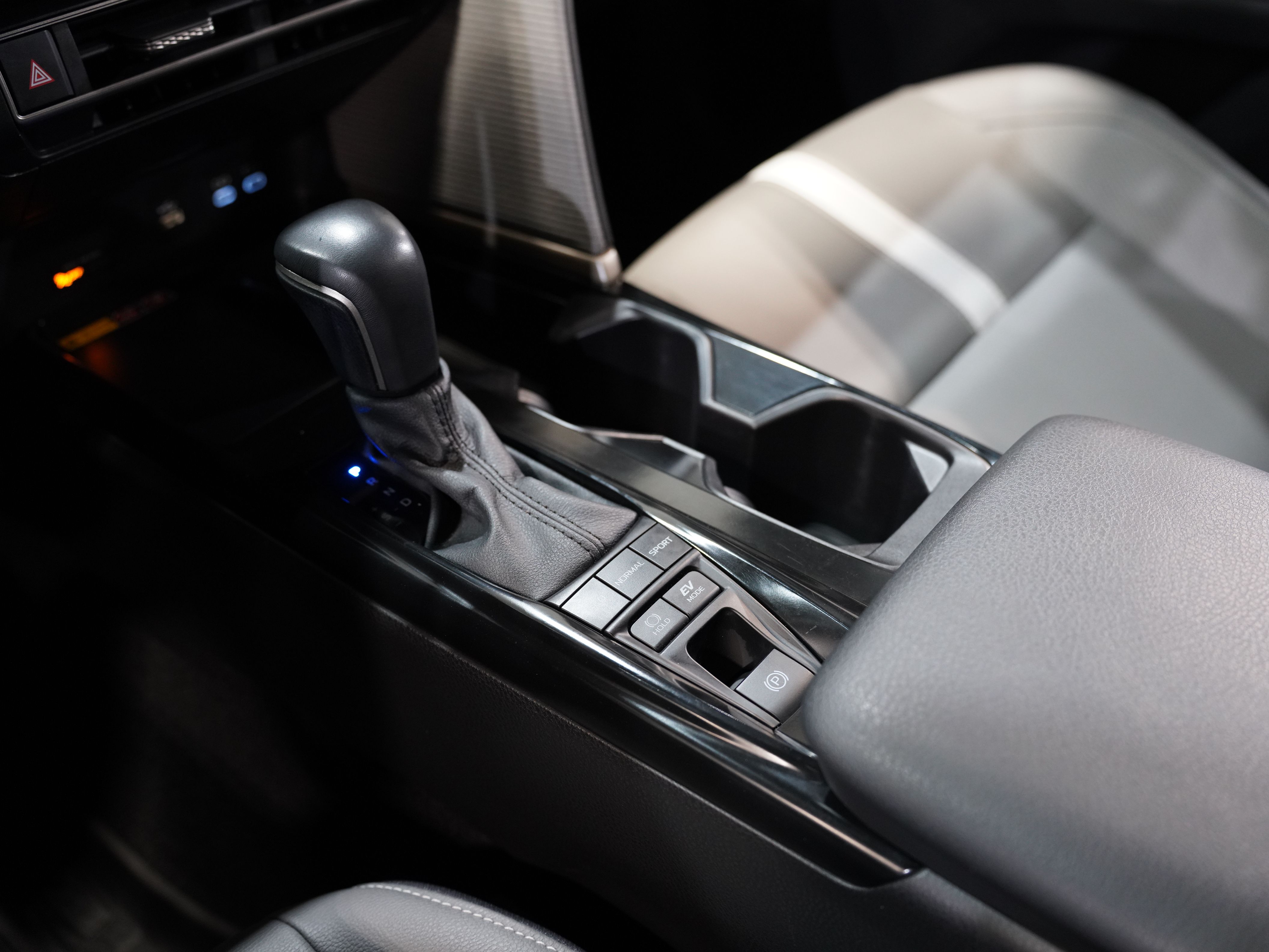 BLACK, 2025 TOYOTA CAMRY Image 43