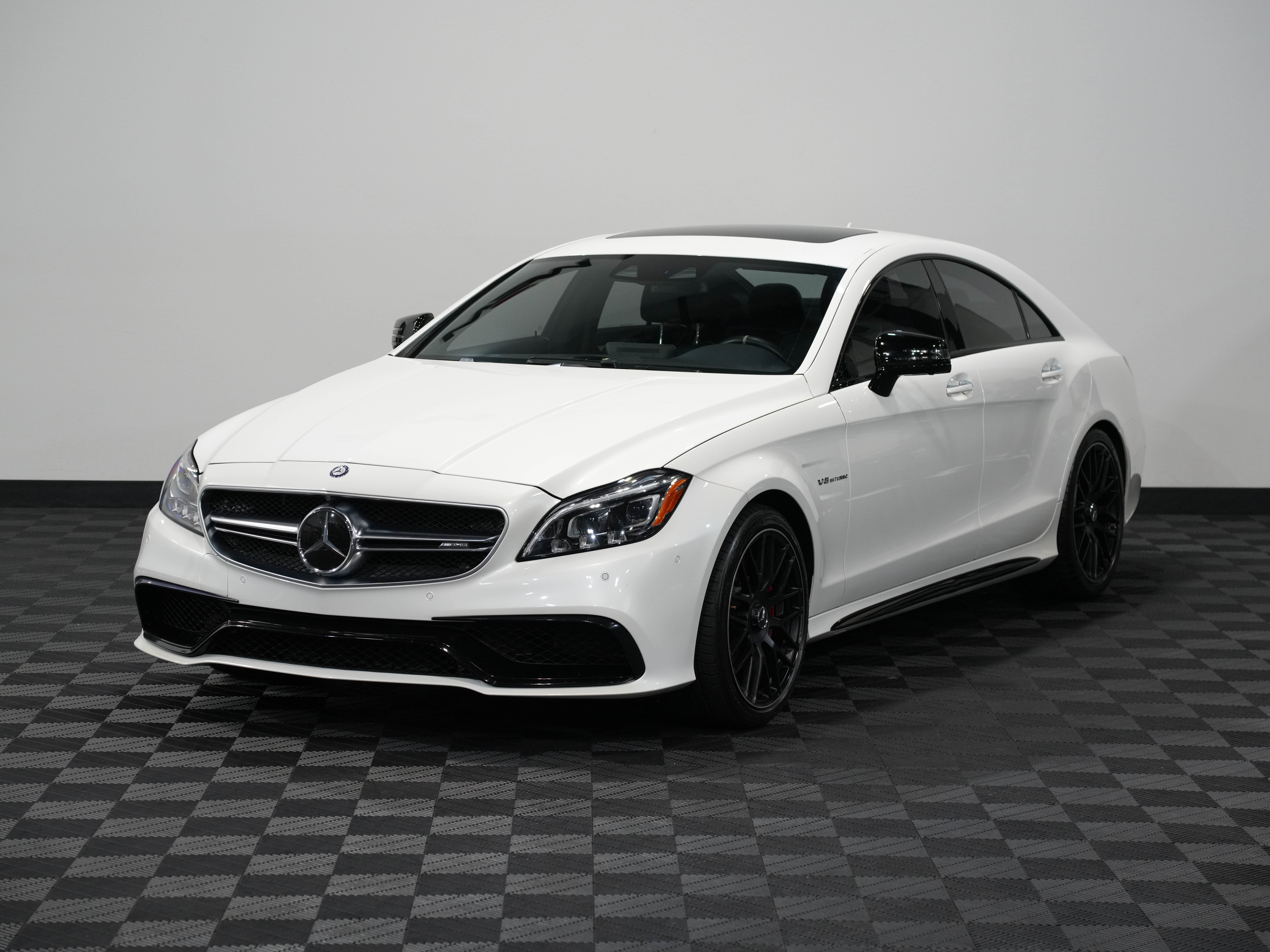WHITE, 2017 MERCEDES-BENZ MERCEDES-AMG CLS Image 2