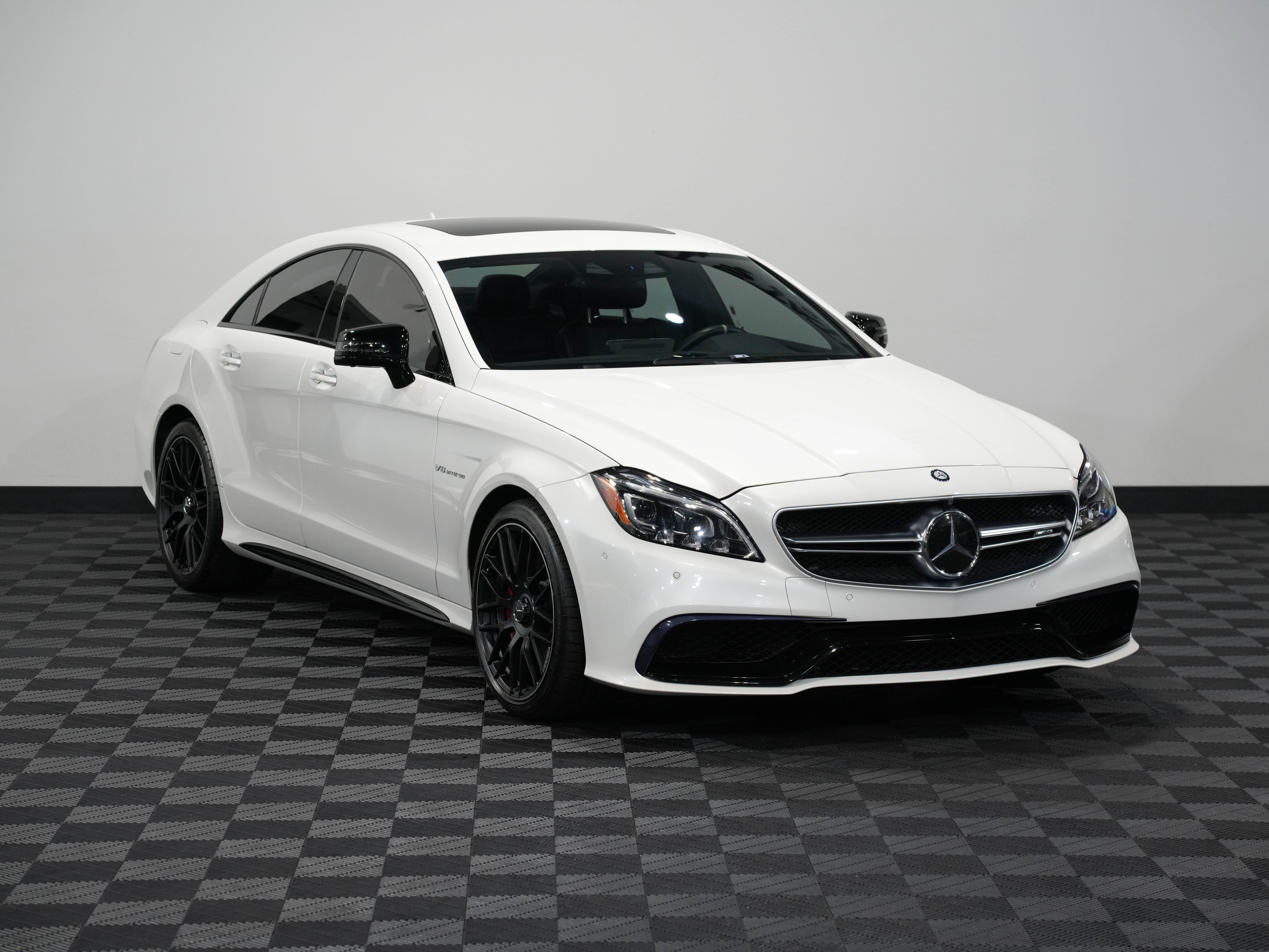 WHITE, 2017 MERCEDES-BENZ MERCEDES-AMG CLS Image 4