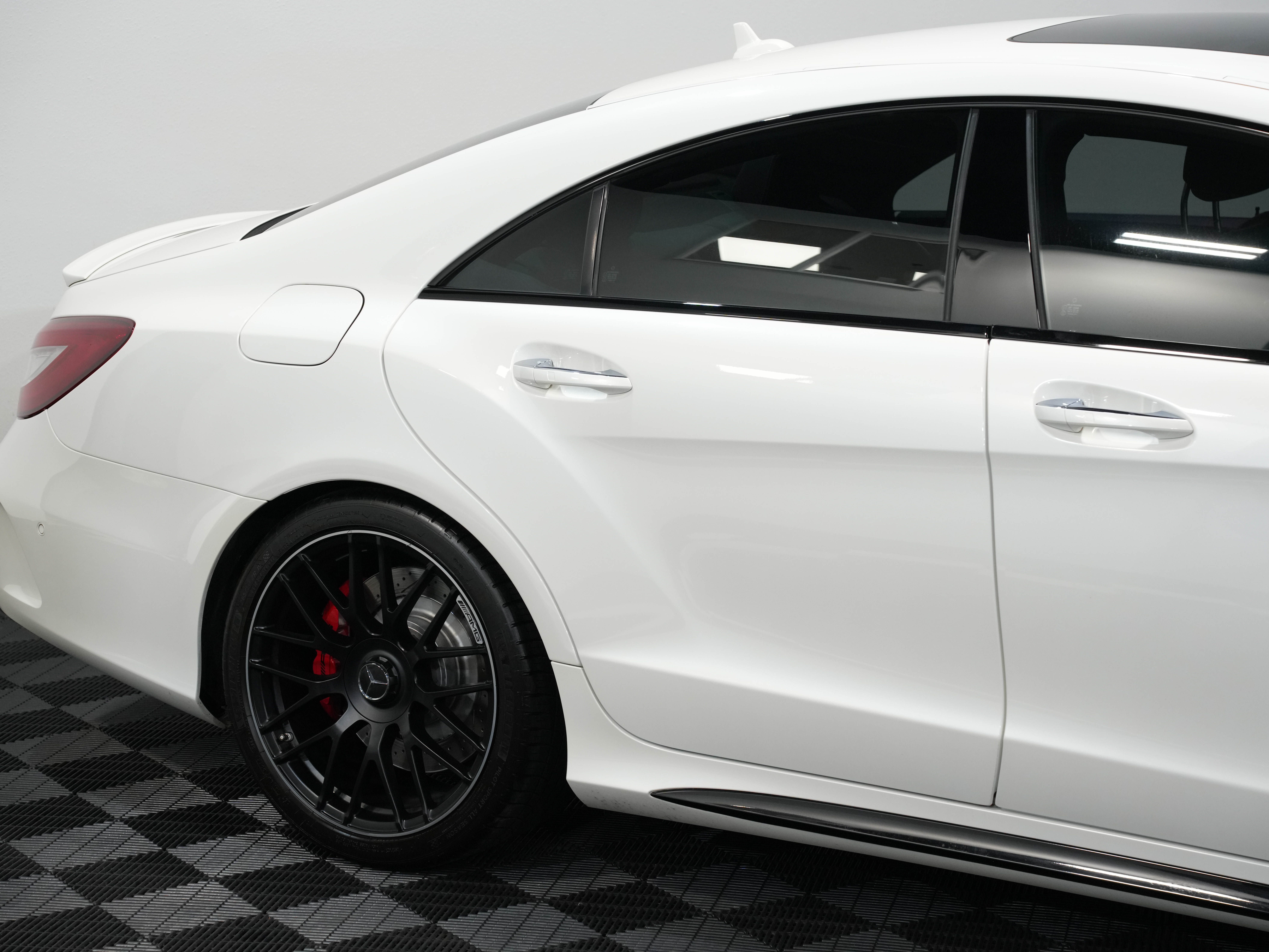 WHITE, 2017 MERCEDES-BENZ MERCEDES-AMG CLS Image 14