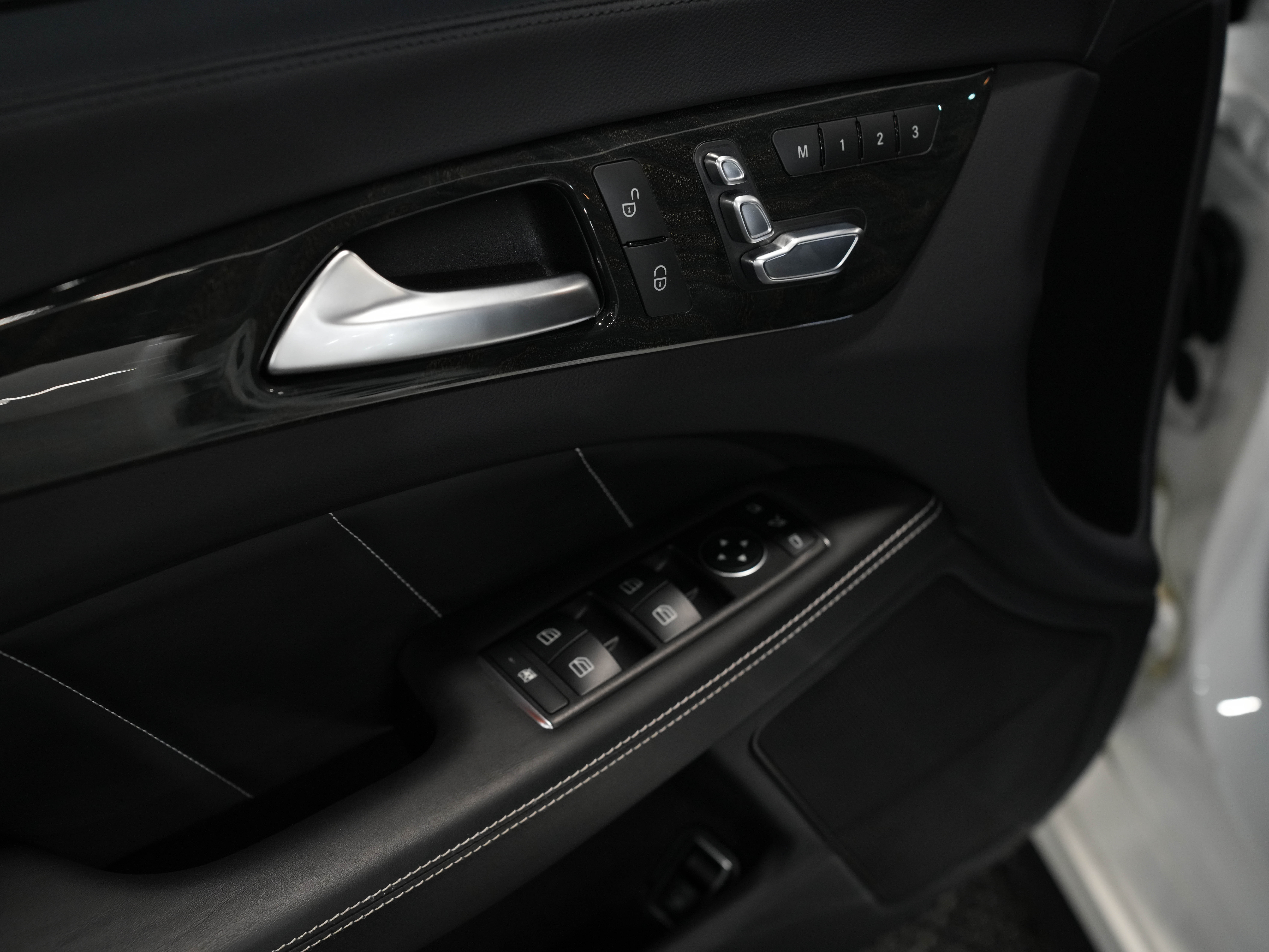 WHITE, 2017 MERCEDES-BENZ MERCEDES-AMG CLS Image 22