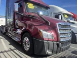 BURGANDY, 2019 FREIGHTLINER CASCADIA 126 Thumnail Image 3