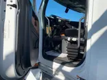 WHITE, 2018 FREIGHTLINER CASCADIA 126 Thumnail Image 3