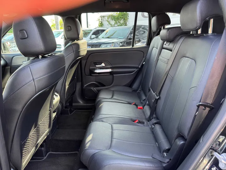 BLACK, 2021 MERCEDES-BENZ GLB Image 47