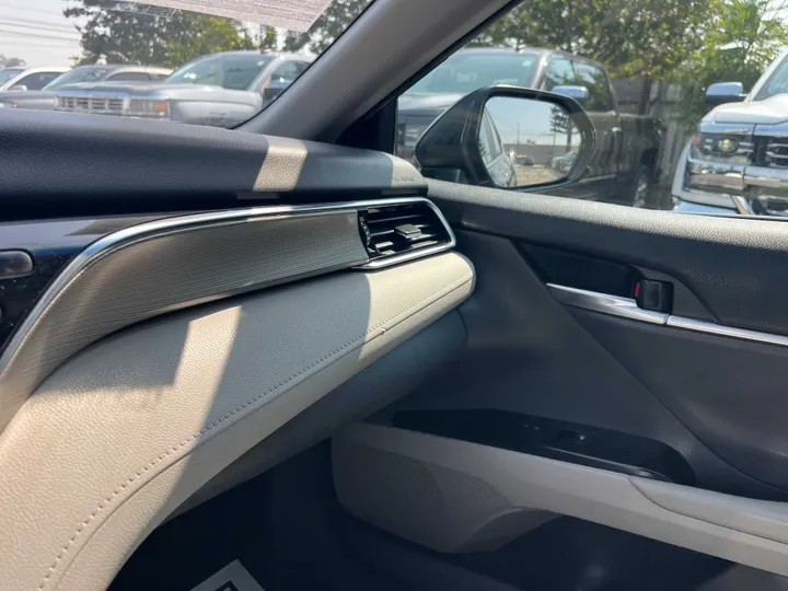 BLACK, 2018 TOYOTA CAMRY Image 41