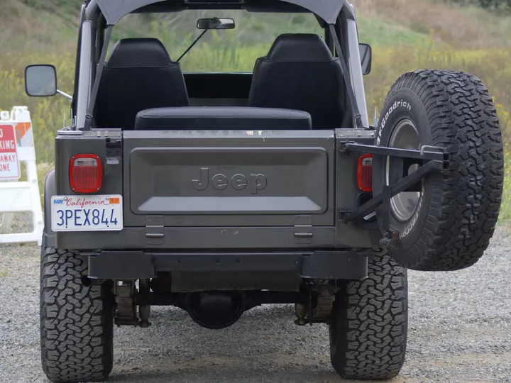 GREY, 1981 JEEP SCRAMBLER CJ8 Image 6