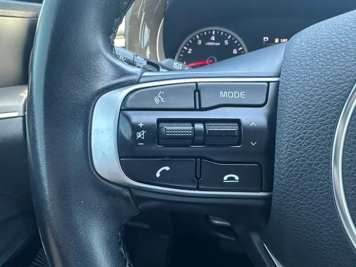 BURGUNDY, 2021 KIA K5 Image 13
