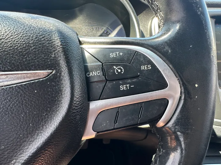 BLUE, 2016 CHRYSLER 200 Image 11