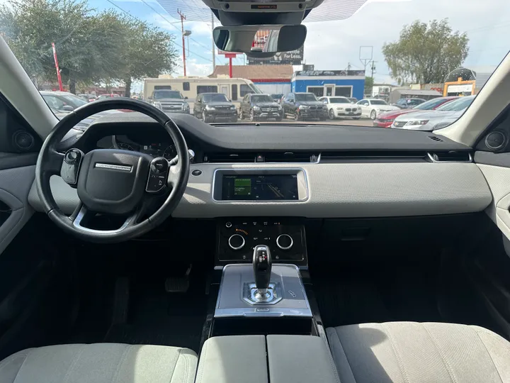WHITE, 2020 LAND ROVER RANGE ROVER EVOQUE Image 18