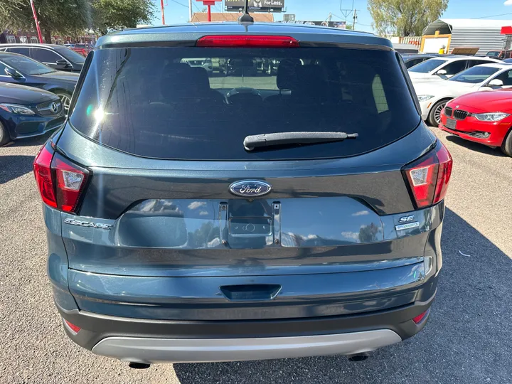 BLUE, 2019 FORD ESCAPE Image 6