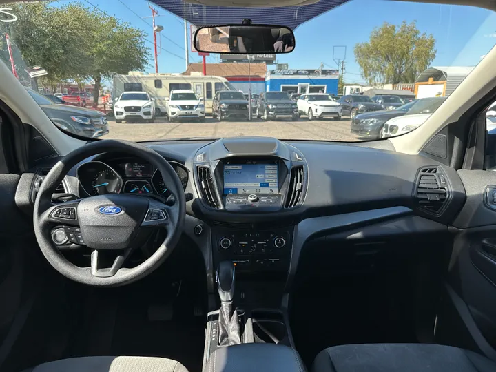 BLUE, 2019 FORD ESCAPE Image 17