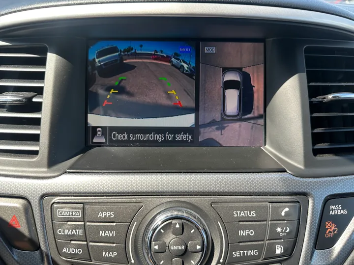 WHITE, 2020 NISSAN PATHFINDER Image 16