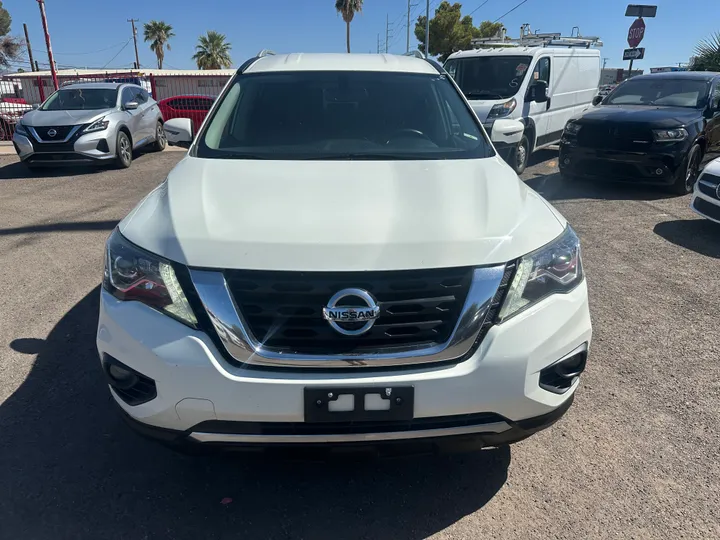 WHITE, 2020 NISSAN PATHFINDER Image 2