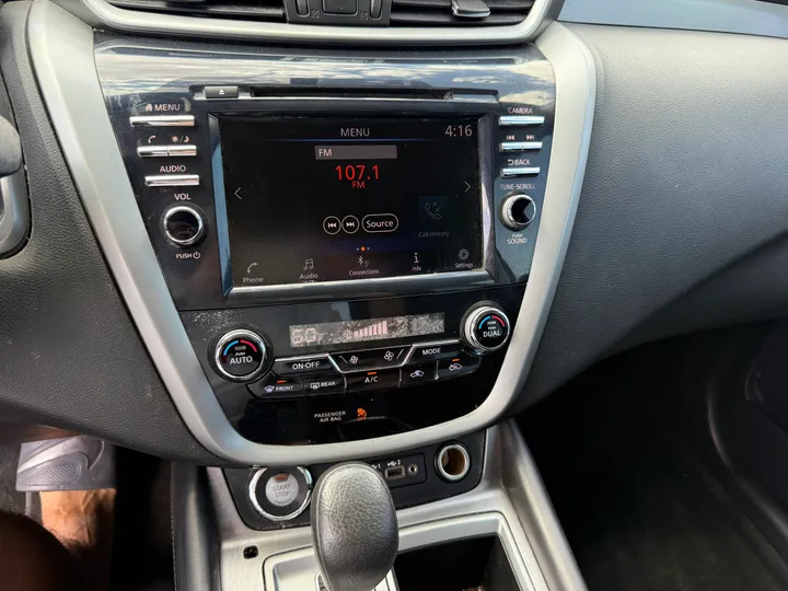 SILVER, 2019 NISSAN MURANO Image 12