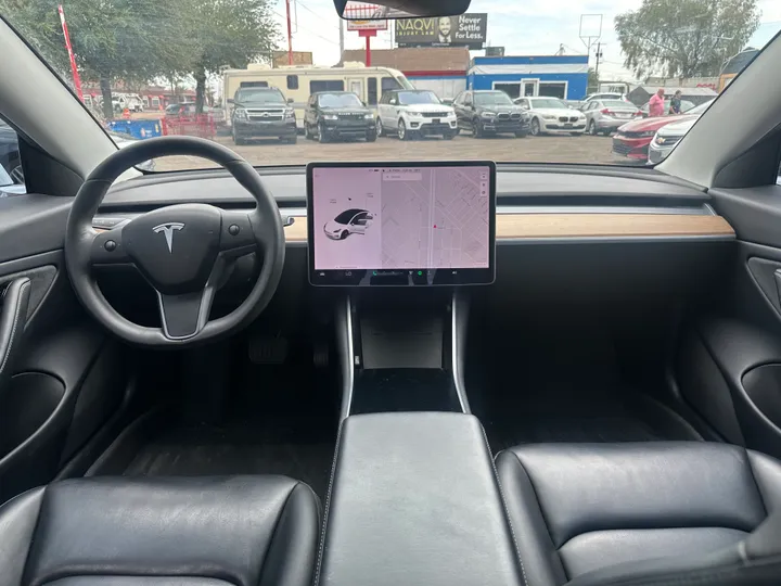 WHITE, 2019 TESLA MODEL 3 Image 18