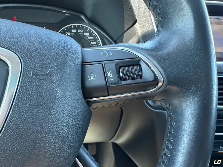 BLUE, 2017 AUDI Q5 Image 12