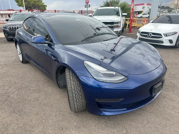 BLUE, 2022 TESLA MODEL 3 Image 3