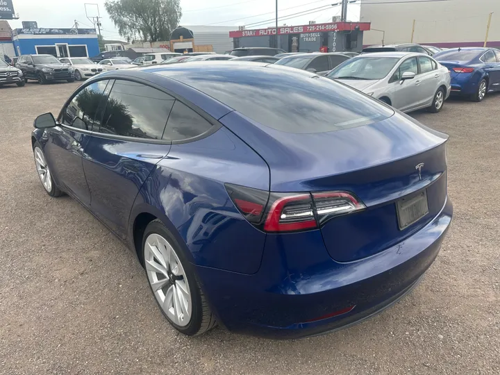 BLUE, 2022 TESLA MODEL 3 Image 7