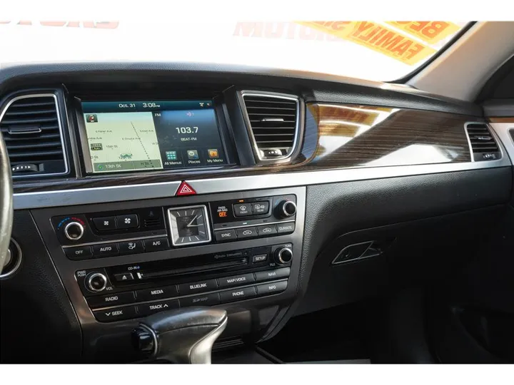 GRAY, 2018 GENESIS G80 Image 20