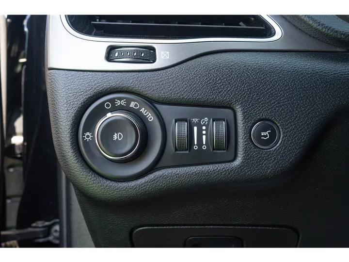 BLACK, 2022 JEEP CHEROKEE Image 23