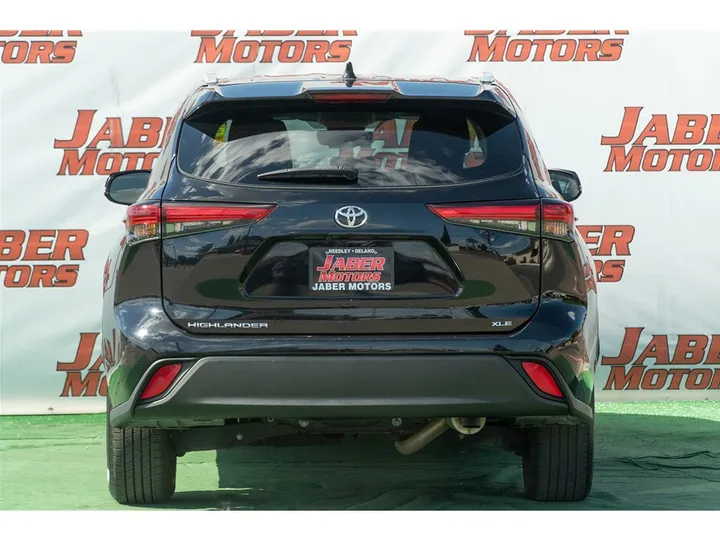 BLACK, 2022 TOYOTA HIGHLANDER Image 2