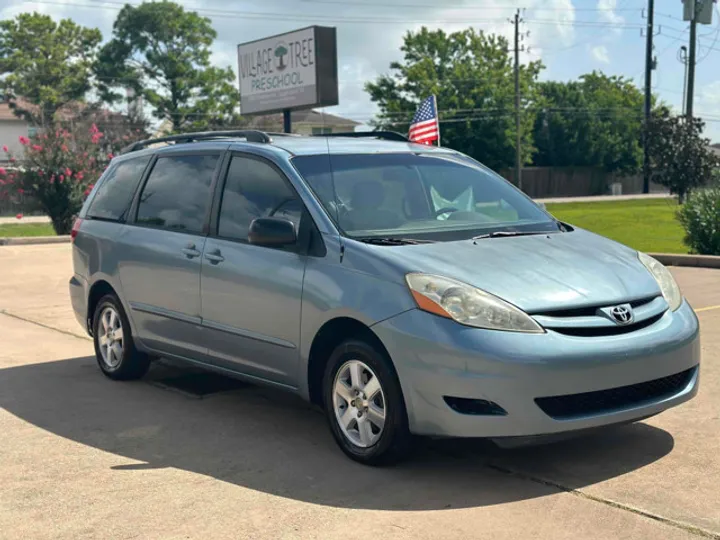 BLUE, 2006 TOYOTA SIENNA Image 2