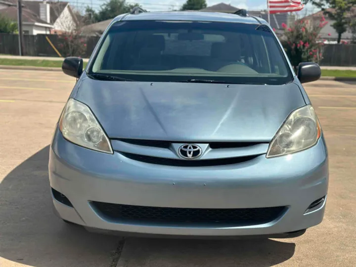 BLUE, 2006 TOYOTA SIENNA Image 11