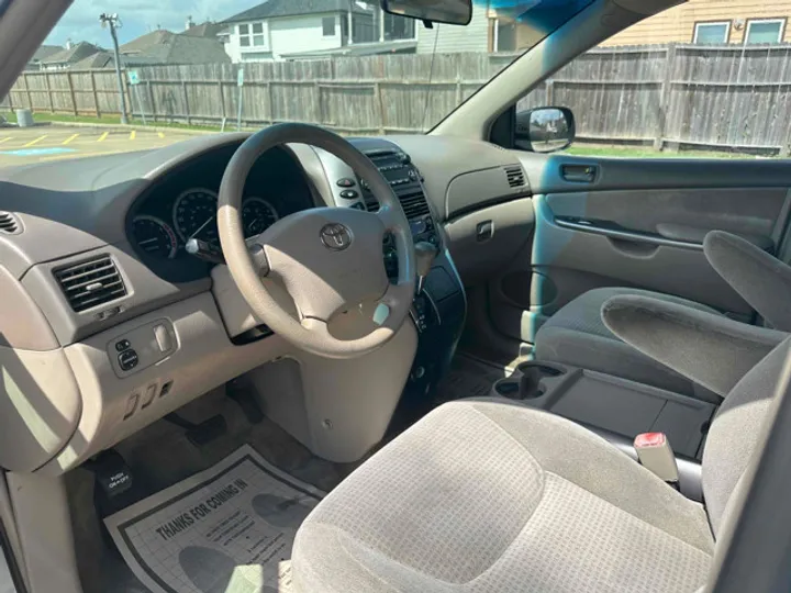 BLUE, 2006 TOYOTA SIENNA Image 14