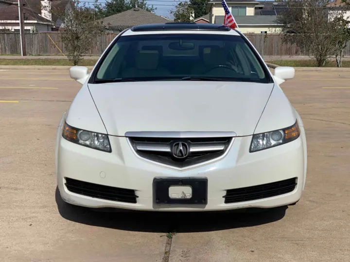 WHITE, 2005 ACURA TL Image 4