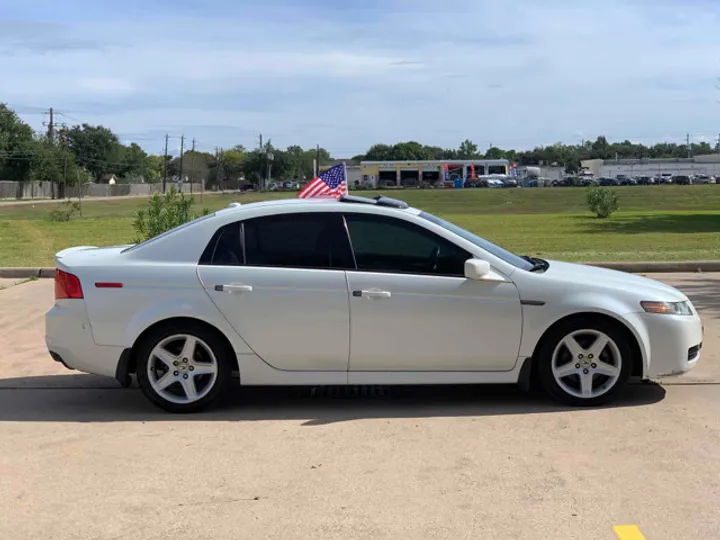 WHITE, 2005 ACURA TL Image 13