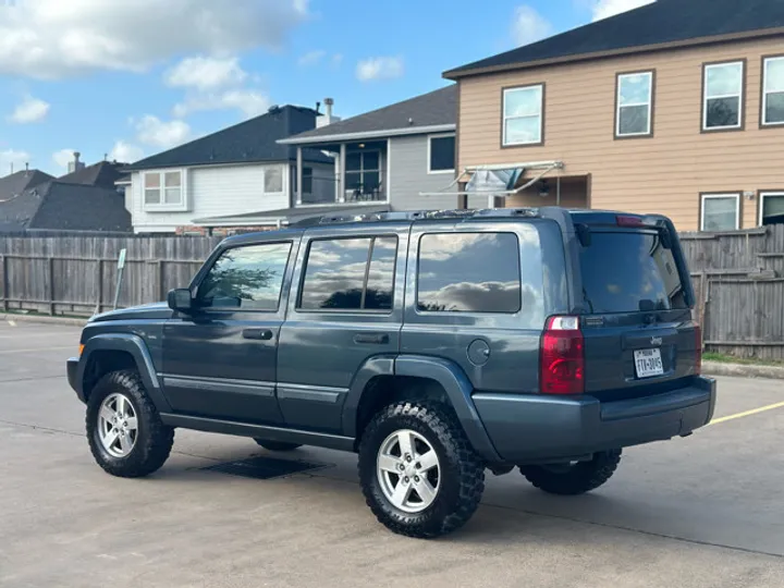 BLUE, 2006 JEEP COMMANDER Image 3