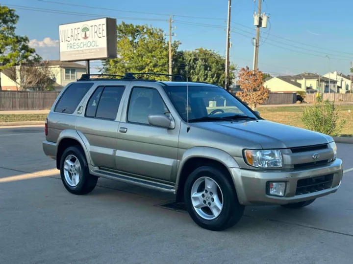 TAN, 2003 INFINITI QX4 Image 3