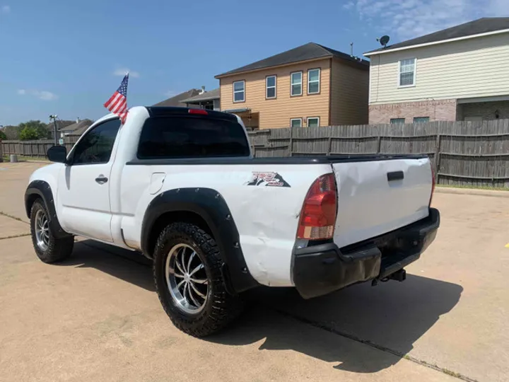 WHITE, 2008 TOYOTA TACOMA Image 2