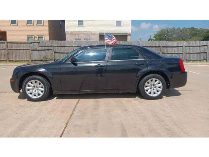 BLACK, 2008 CHRYSLER 300 Image 7