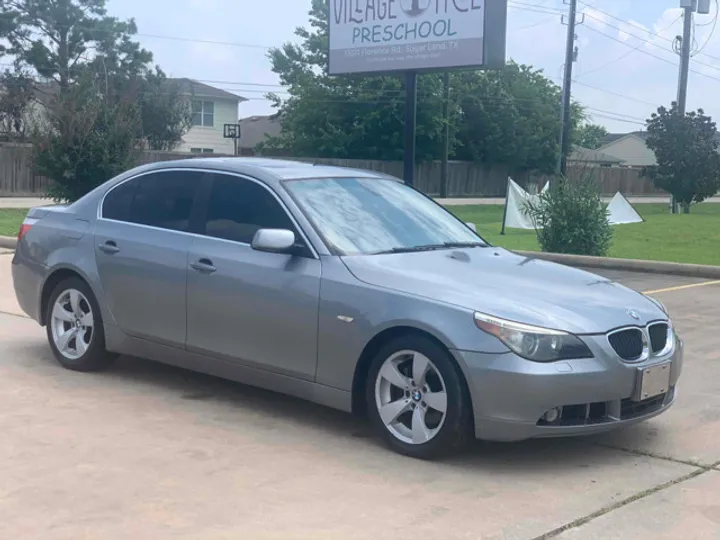 GRAY, 2005 BMW 5-SERIES Image 2