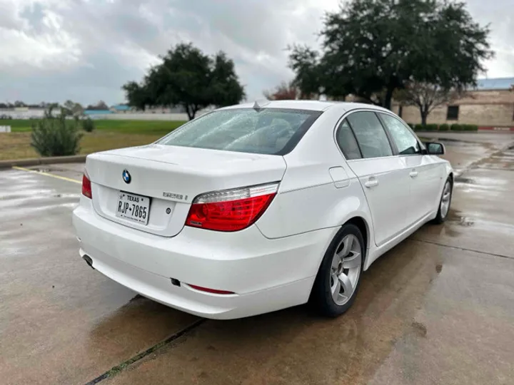 WHITE, 2008 BMW 5-SERIES Image 3