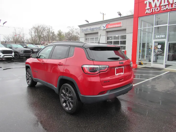 RED, 2019 JEEP COMPASS Image 2