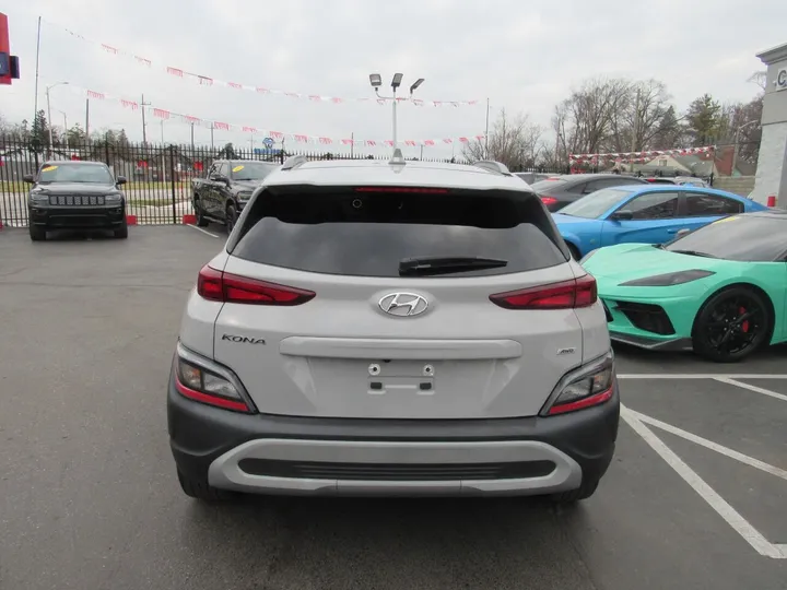 SILVER, 2022 HYUNDAI KONA Image 3