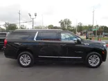 Black, 2022 GMC YUKON XL Thumnail Image 5