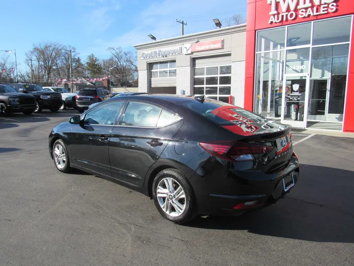 BLACK, 2020 HYUNDAI ELANTRA Image 2