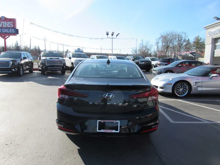 BLACK, 2020 HYUNDAI ELANTRA Image 3