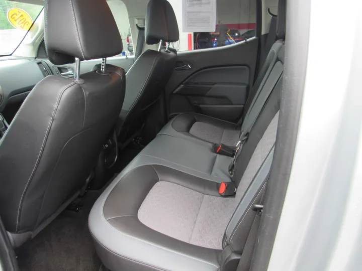 SILVER, 2015 CHEVROLET COLORADO CREW CAB Image 10