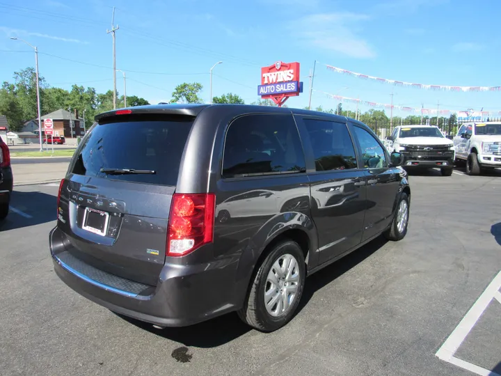 GREY, 2019 DODGE GRAND CARAVAN PASSENGER Image 3