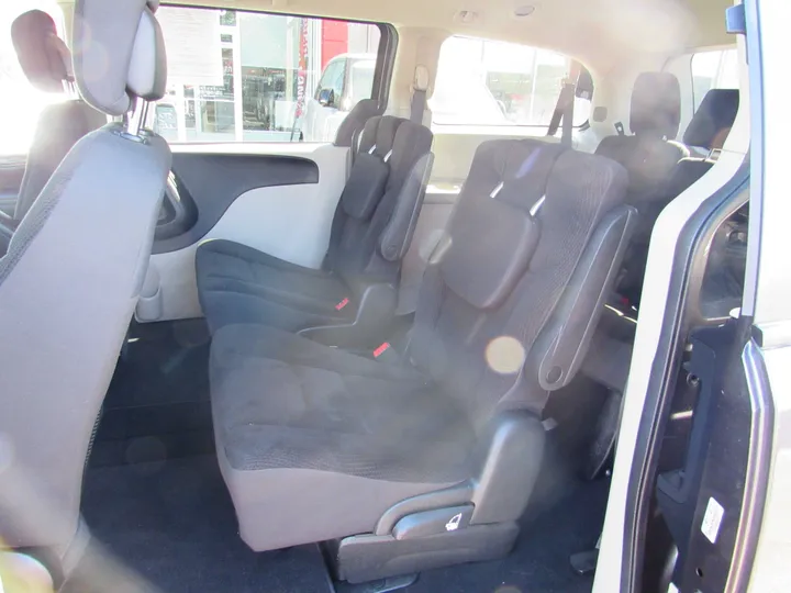 GREY, 2019 DODGE GRAND CARAVAN PASSENGER Image 11