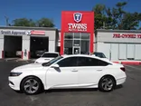 WHITE, 2018 HONDA ACCORD Thumnail Image 1