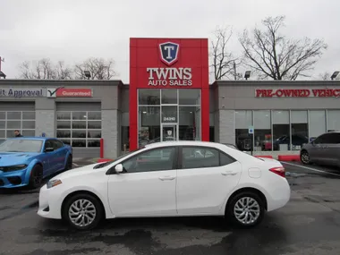 WHITE, 2019 TOYOTA COROLLA Image 